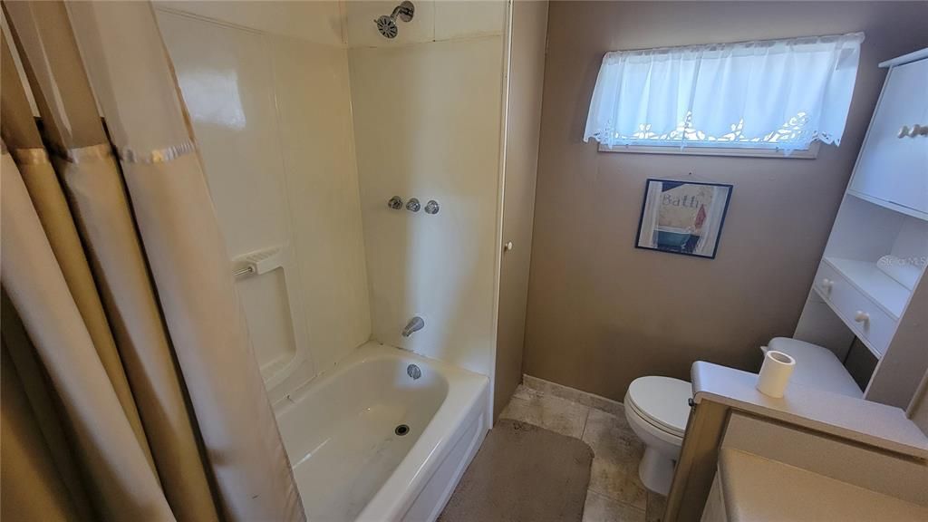 For Sale: $99,000 (2 beds, 2 baths, 672 Square Feet)