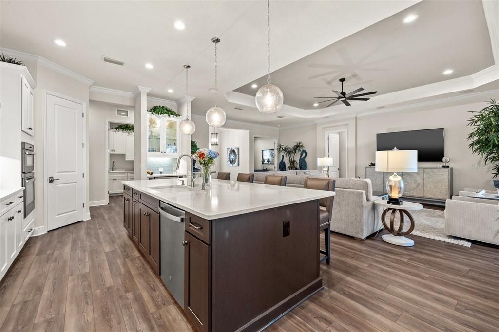 Active With Contract: $850,000 (4 beds, 3 baths, 2914 Square Feet)