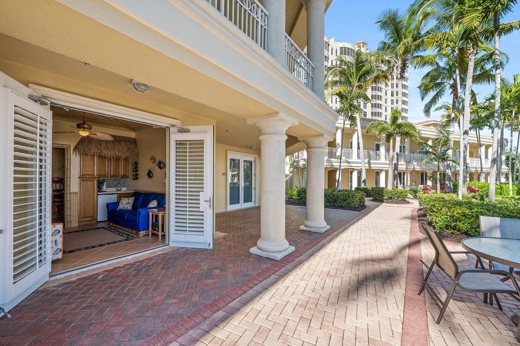 Your private cabana - poolside