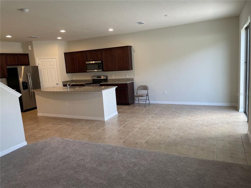 For Rent: $2,500 (5 beds, 3 baths, 2636 Square Feet)