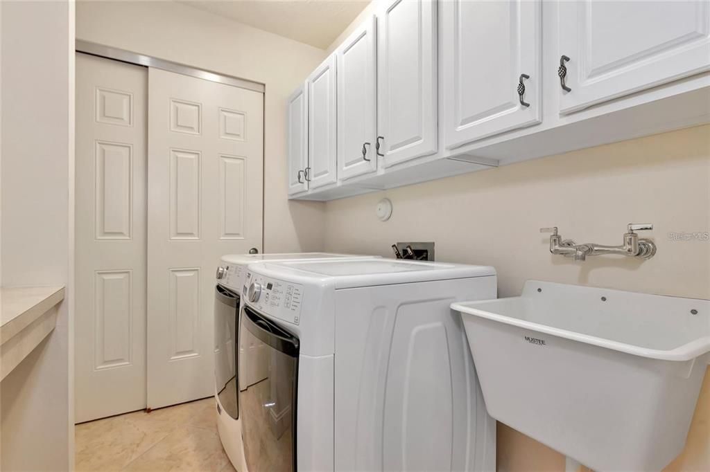 For Sale: $409,000 (2 beds, 2 baths, 1762 Square Feet)