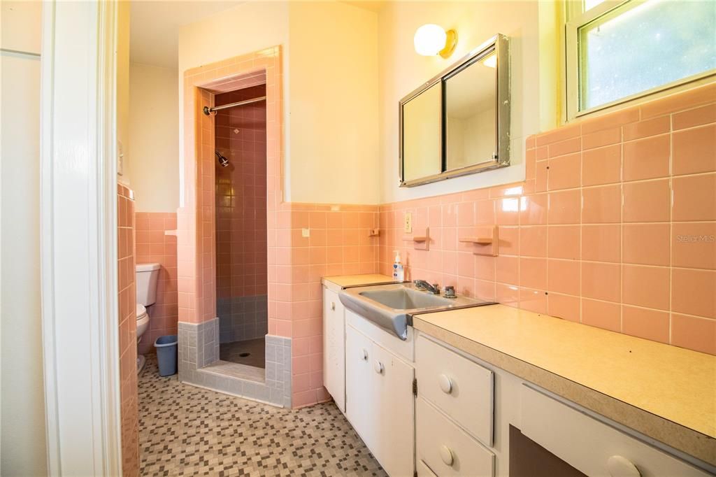 Apartment bathroom with shower