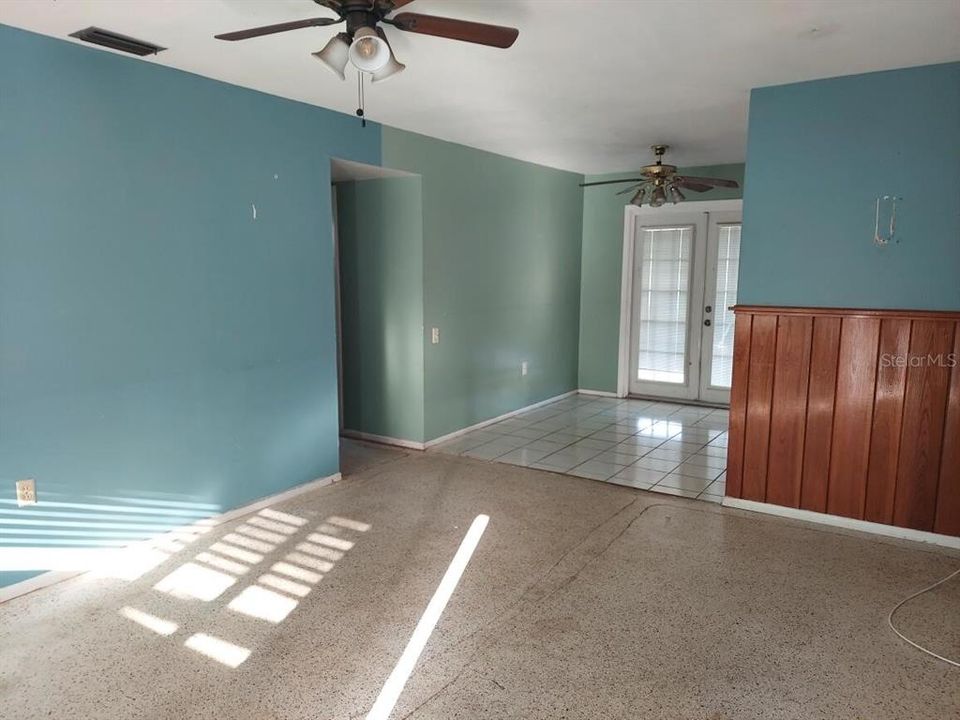 Recently Sold: $250,000 (2 beds, 2 baths, 1149 Square Feet)