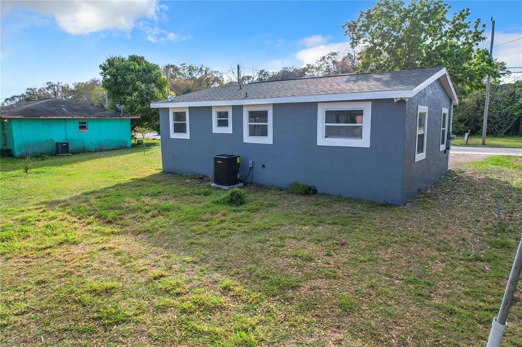 Active With Contract: $169,900 (2 beds, 1 baths, 748 Square Feet)