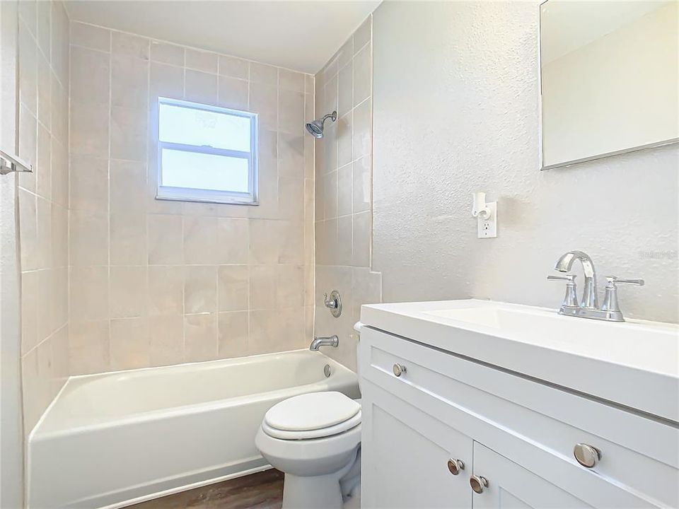 For Sale: $169,990 (2 beds, 1 baths, 748 Square Feet)