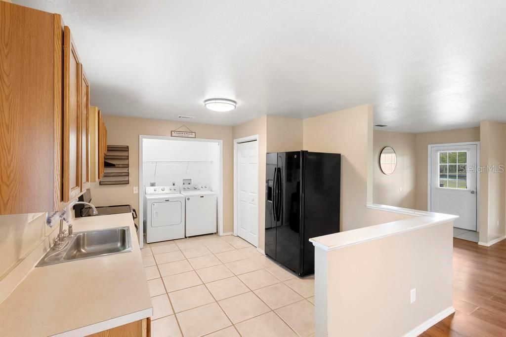 Recently Sold: $549,000 (3 beds, 2 baths, 1456 Square Feet)