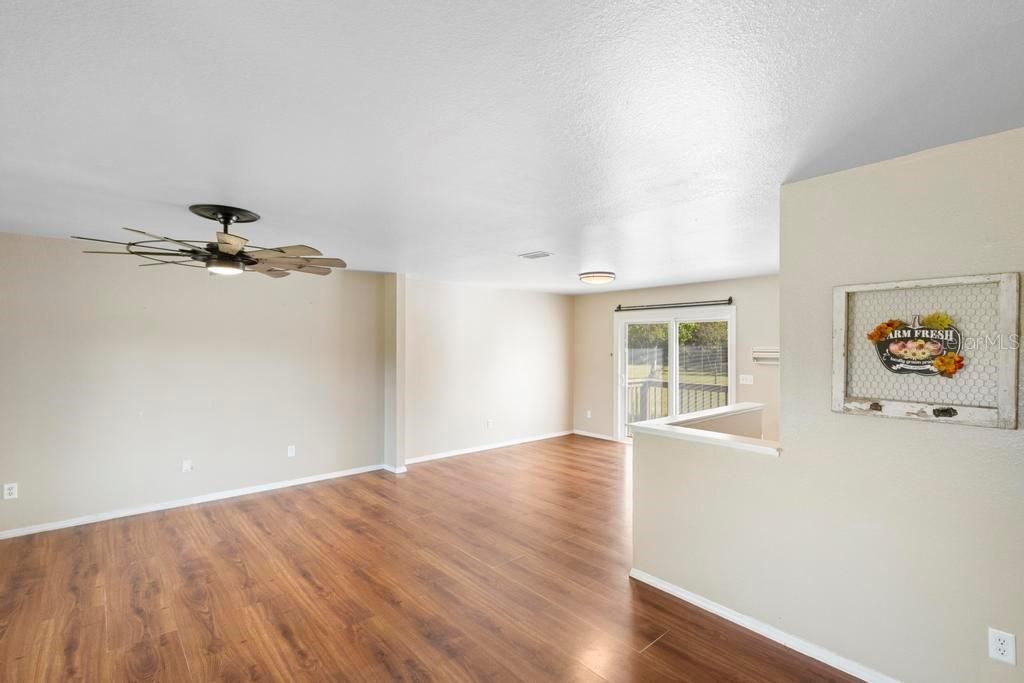 Recently Sold: $549,000 (3 beds, 2 baths, 1456 Square Feet)
