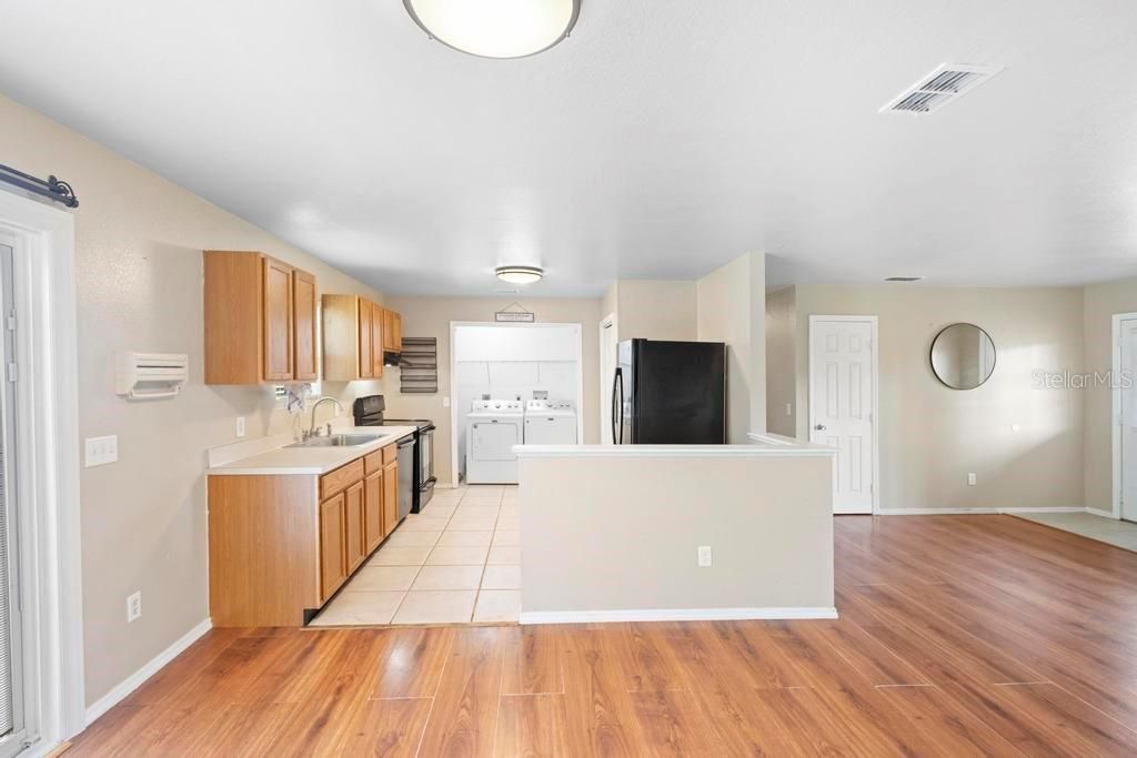 Recently Sold: $549,000 (3 beds, 2 baths, 1456 Square Feet)