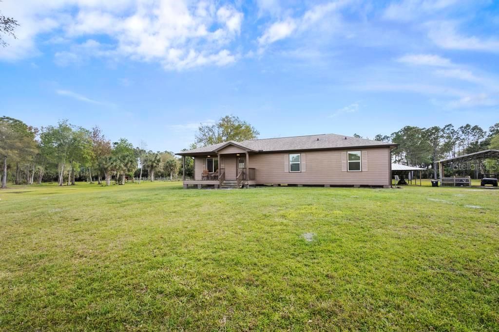 Recently Sold: $549,000 (3 beds, 2 baths, 1456 Square Feet)