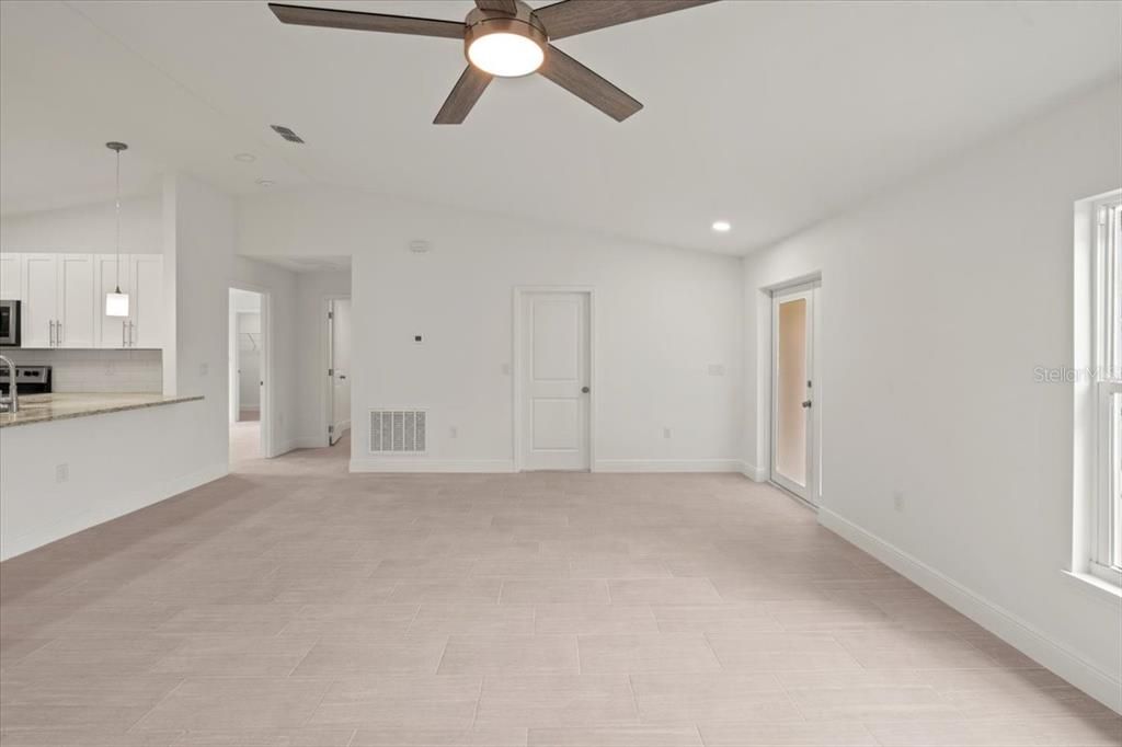 Active With Contract: $329,995 (3 beds, 2 baths, 1631 Square Feet)