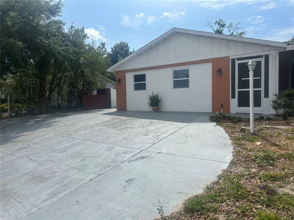 For Sale: $419,900 (4 beds, 2 baths, 2099 Square Feet)