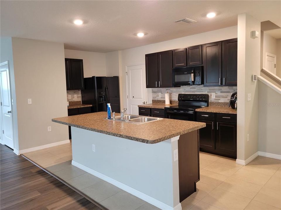 For Sale: $358,900 (4 beds, 2 baths, 2268 Square Feet)