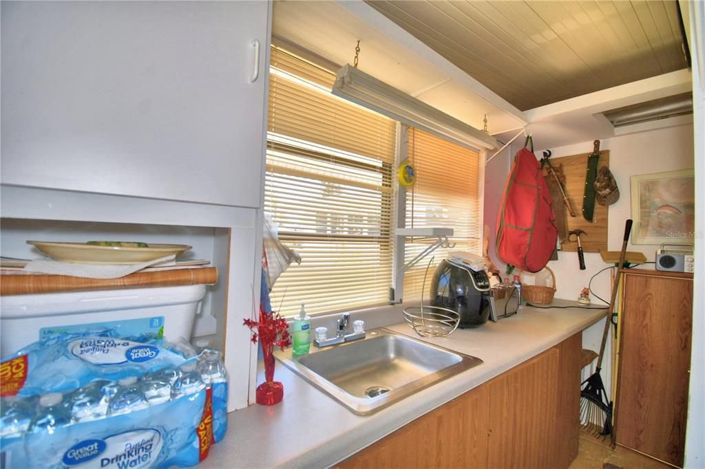 For Sale: $140,000 (1 beds, 2 baths, 786 Square Feet)