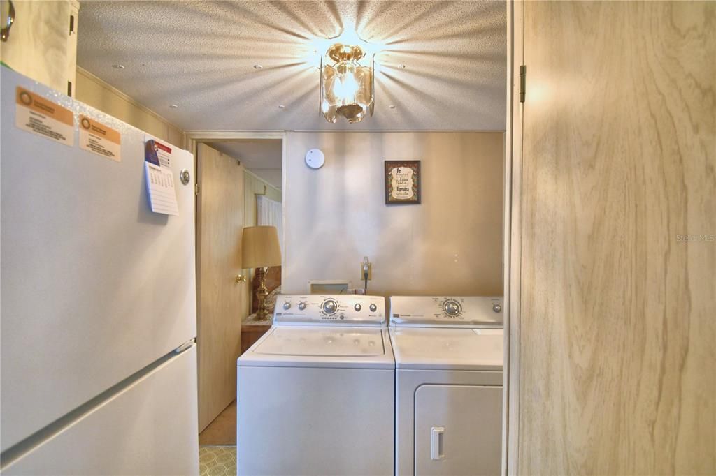 For Sale: $140,000 (1 beds, 2 baths, 786 Square Feet)