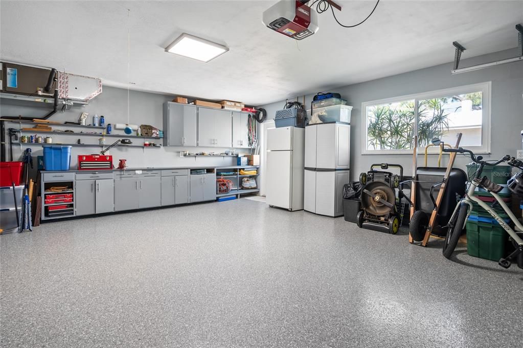 Recently Sold: $900,000 (3 beds, 2 baths, 1832 Square Feet)