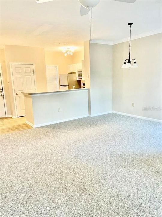 Active With Contract: $287,000 (1 beds, 1 baths, 830 Square Feet)