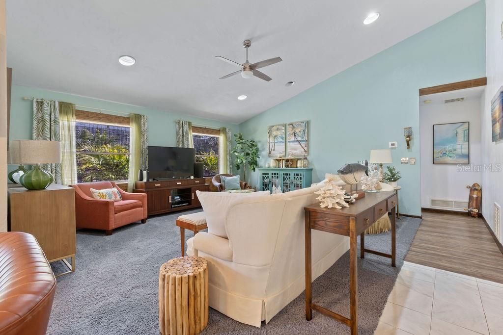 Recently Sold: $535,000 (3 beds, 2 baths, 1482 Square Feet)