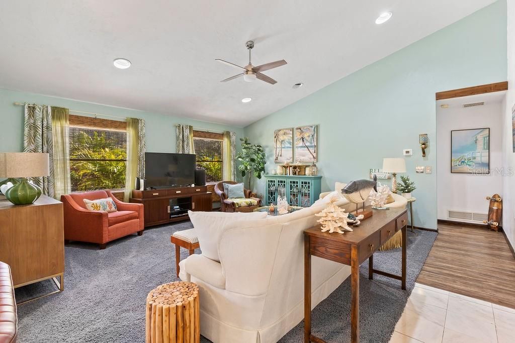 Recently Sold: $535,000 (3 beds, 2 baths, 1482 Square Feet)