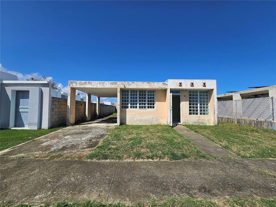 Vendido Recientemente: $100,000 (3 camas, 1 baños, 900 Pies cuadrados)