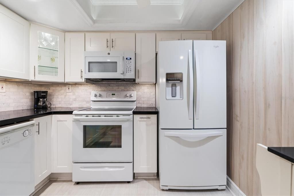 For Sale: $259,900 (2 beds, 2 baths, 1100 Square Feet)