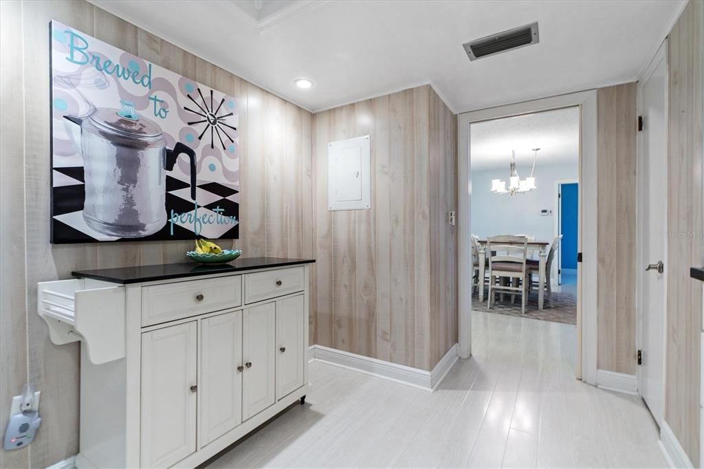 For Sale: $259,900 (2 beds, 2 baths, 1100 Square Feet)