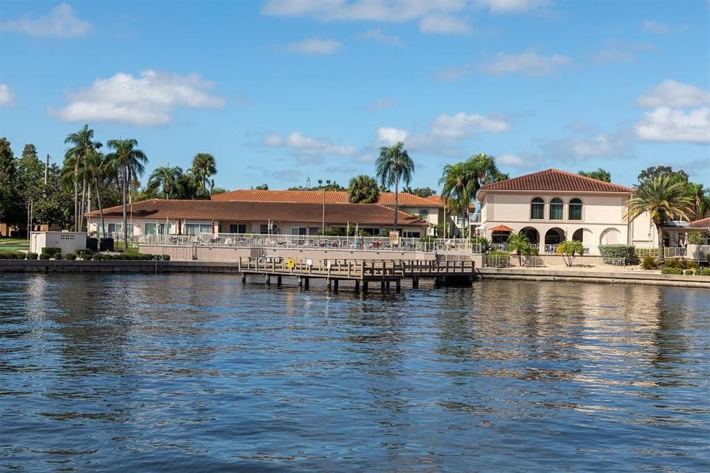 For Sale: $259,900 (2 beds, 2 baths, 1100 Square Feet)