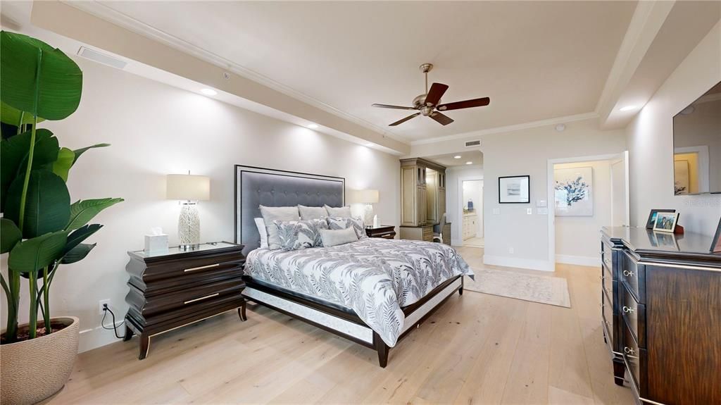 Recently Sold: $3,499,000 (3 beds, 2 baths, 2250 Square Feet)