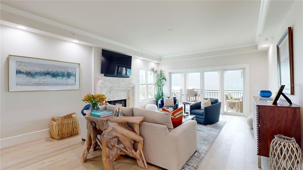 Recently Sold: $3,499,000 (3 beds, 2 baths, 2250 Square Feet)