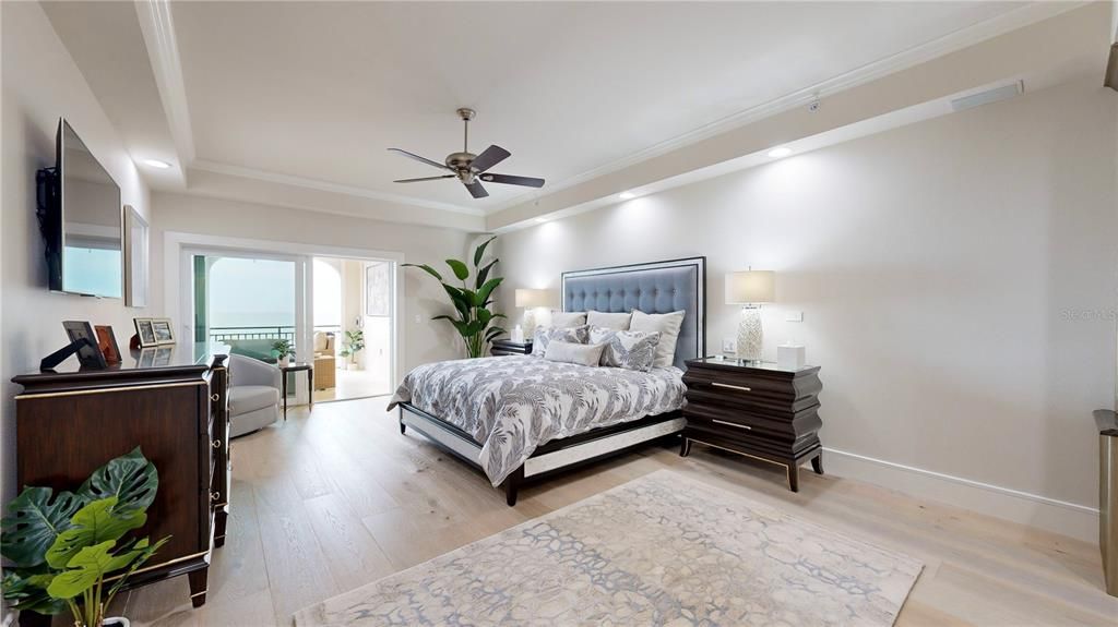 Recently Sold: $3,499,000 (3 beds, 2 baths, 2250 Square Feet)