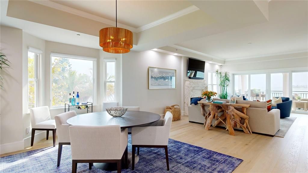 Recently Sold: $3,499,000 (3 beds, 2 baths, 2250 Square Feet)