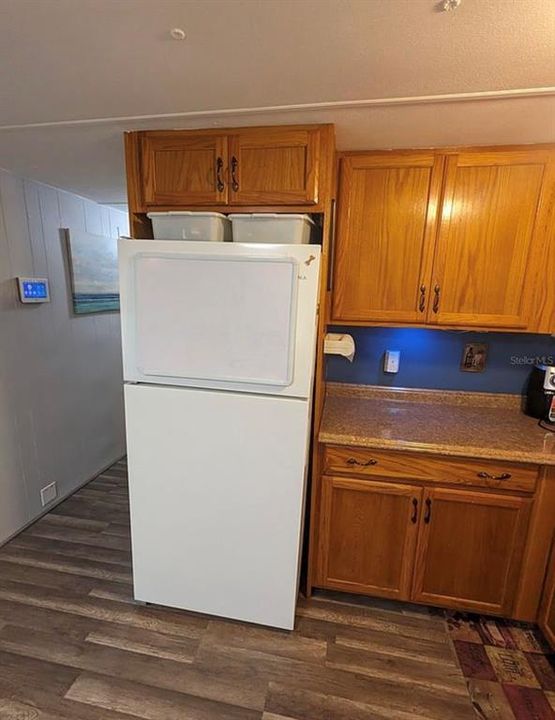 For Sale: $105,000 (2 beds, 1 baths, 907 Square Feet)