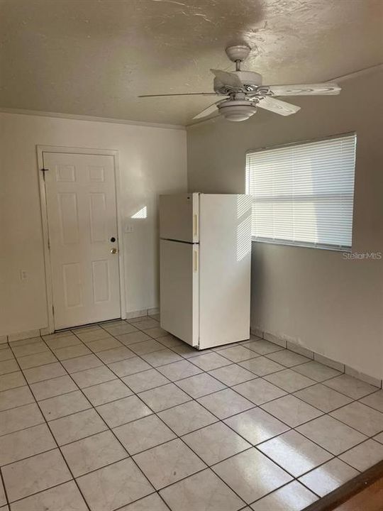 Active With Contract: $99,000 (2 beds, 1 baths, 810 Square Feet)