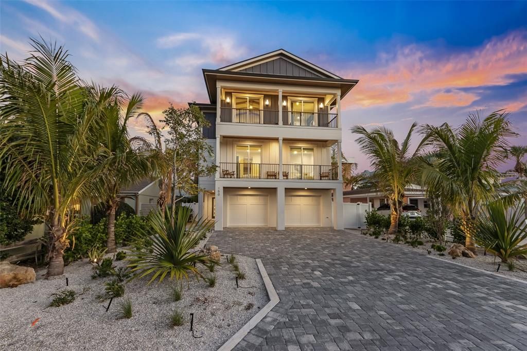 For Sale: $5,485,000 (8 beds, 8 baths, 3500 Square Feet)