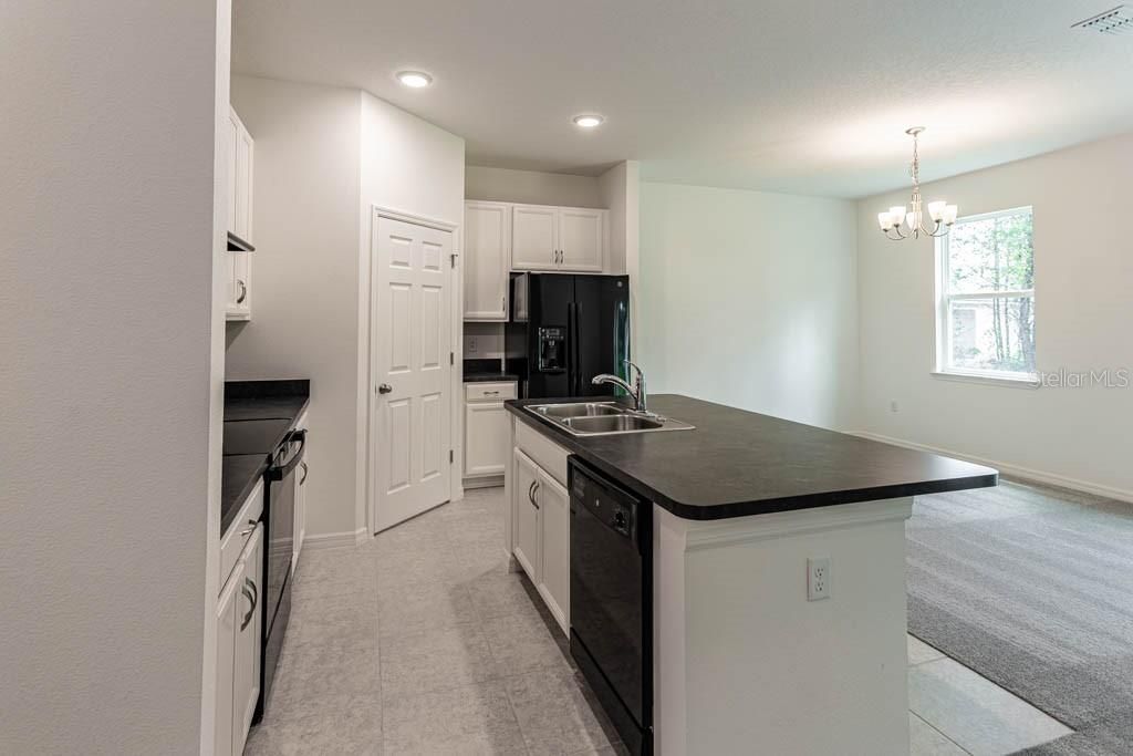 Active With Contract: $327,990 (3 beds, 2 baths, 1350 Square Feet)