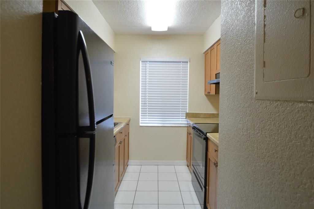 Active With Contract: $1,150 (1 beds, 1 baths, 747 Square Feet)