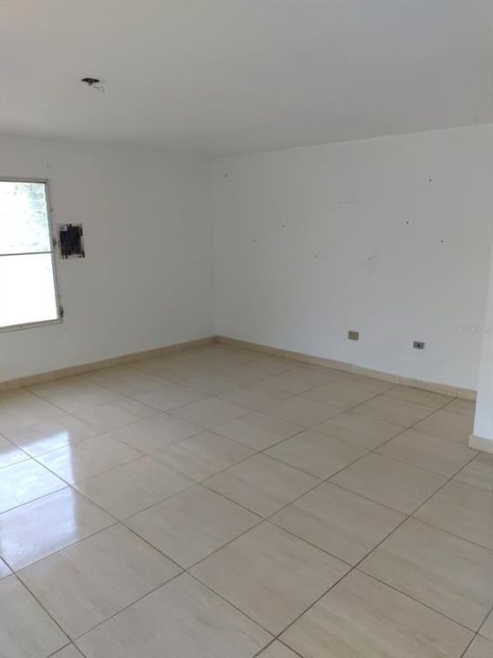 Activo con contrato: $146,000 (5 camas, 3 baños, 2685 Pies cuadrados)