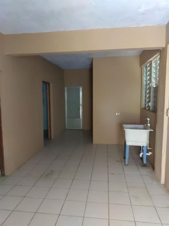 Activo con contrato: $146,000 (5 camas, 3 baños, 2685 Pies cuadrados)