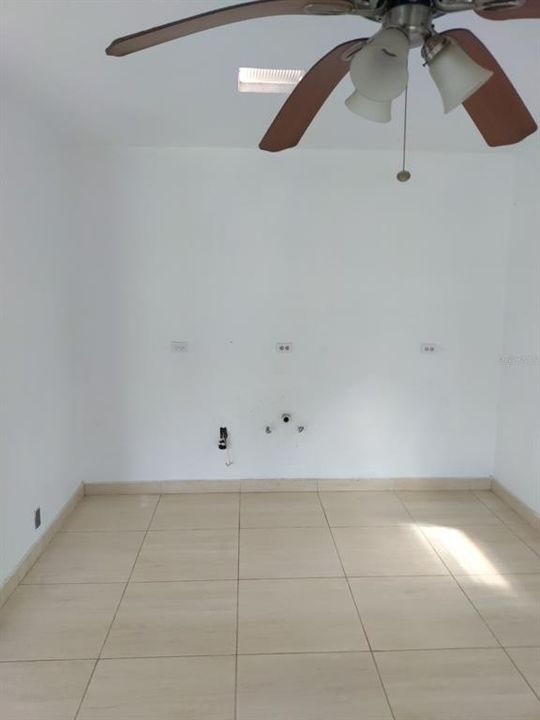 Activo con contrato: $146,000 (5 camas, 3 baños, 2685 Pies cuadrados)