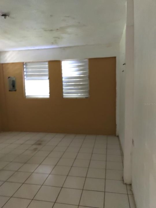 Activo con contrato: $146,000 (5 camas, 3 baños, 2685 Pies cuadrados)