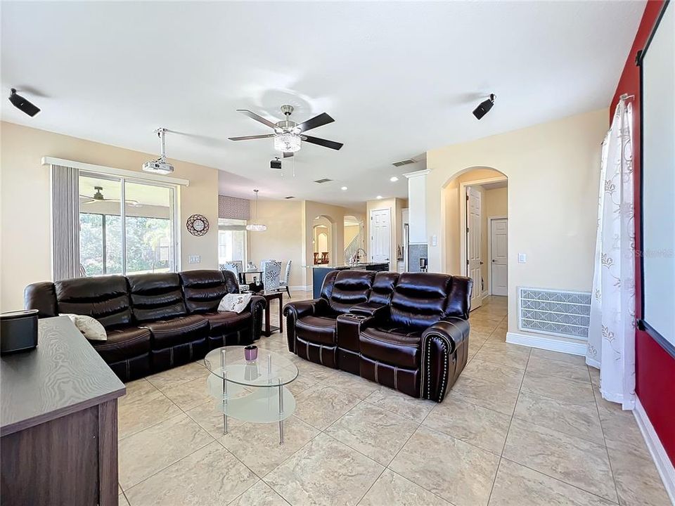 For Sale: $705,000 (4 beds, 2 baths, 2994 Square Feet)