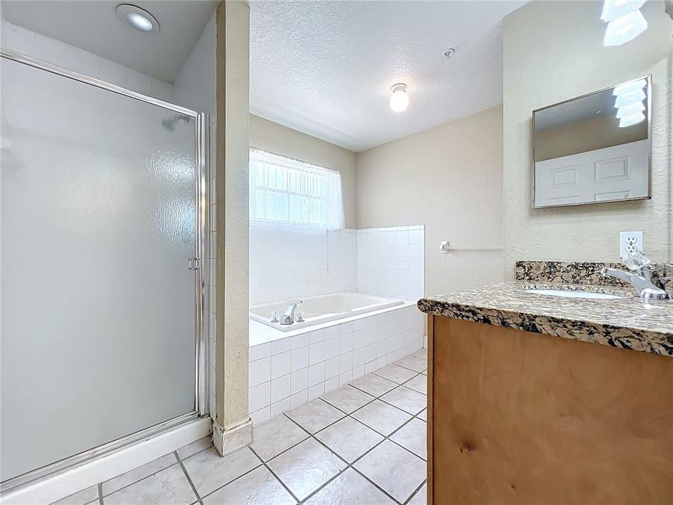 For Sale: $249,900 (2 beds, 2 baths, 1466 Square Feet)