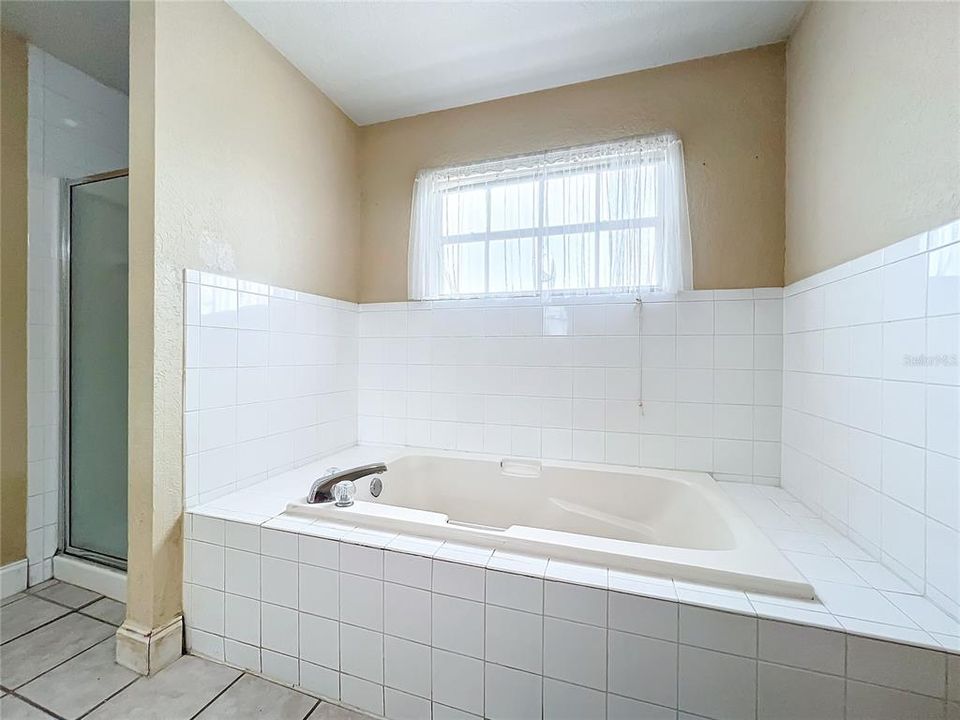待售: $249,900 (2 贝兹, 2 浴室, 1466 平方英尺)