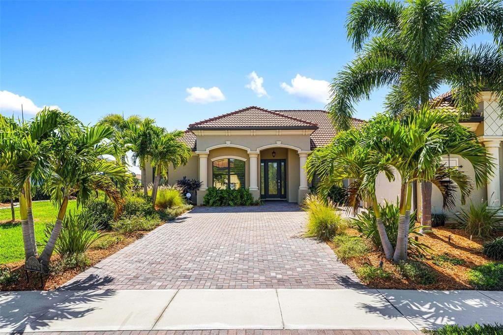 For Sale: $1,195,000 (4 beds, 2 baths, 2402 Square Feet)