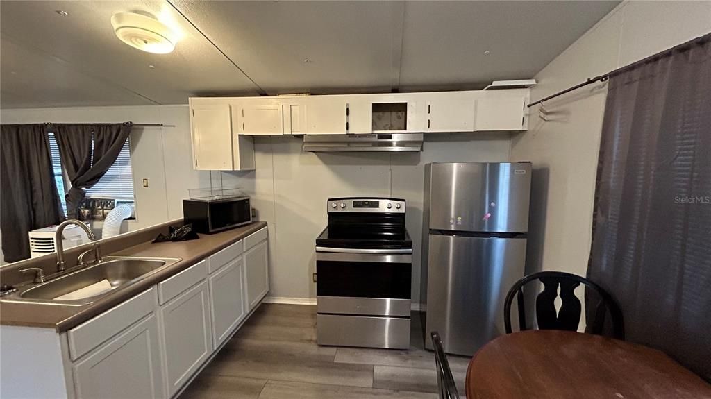 Active With Contract: $69,900 (2 beds, 1 baths, 672 Square Feet)
