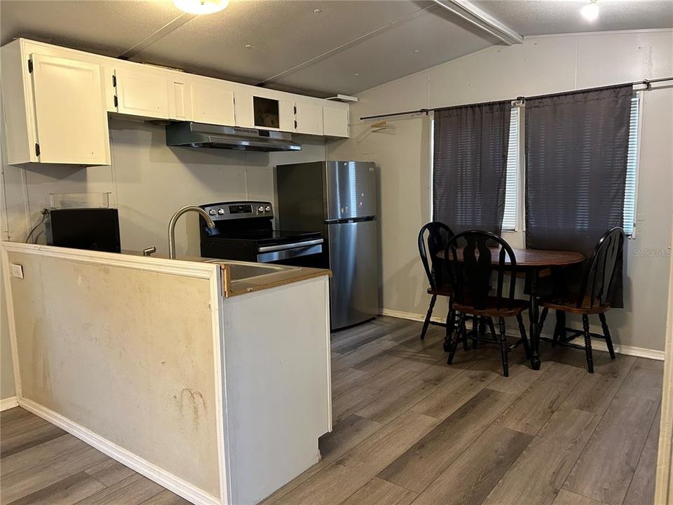 Active With Contract: $69,900 (2 beds, 1 baths, 672 Square Feet)