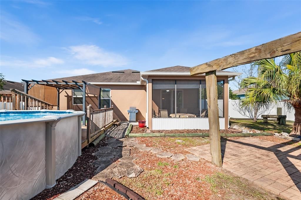 For Sale: $399,900 (4 beds, 2 baths, 1898 Square Feet)