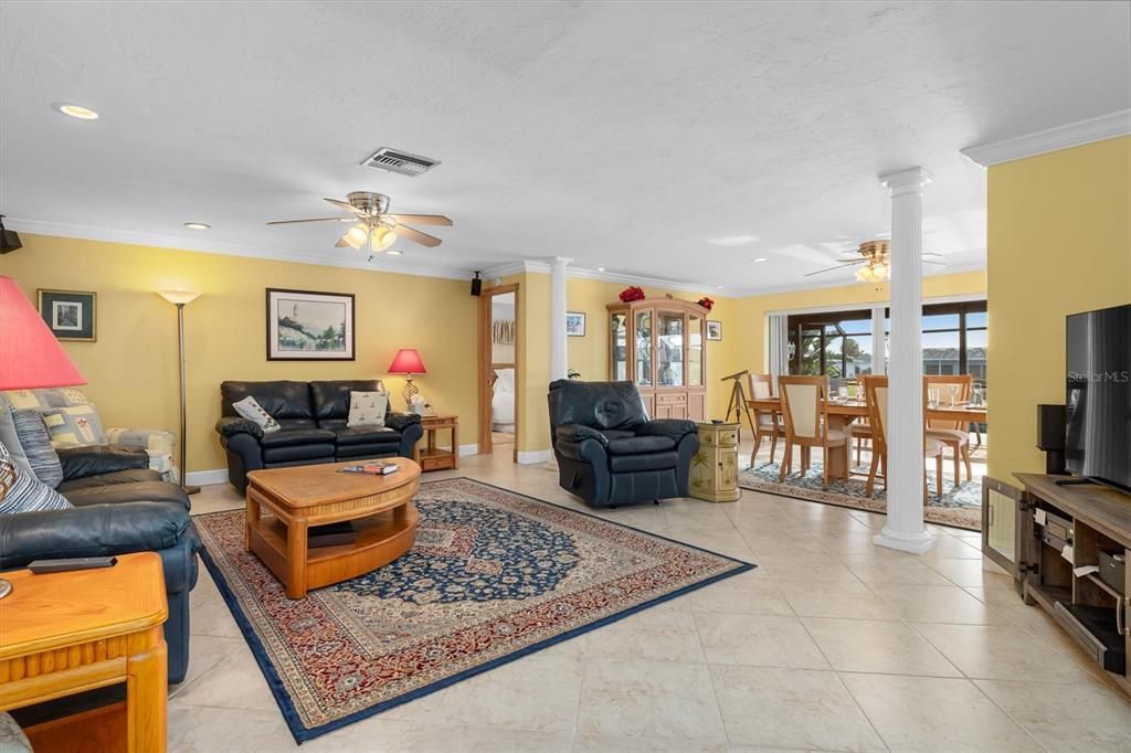 Recently Sold: $675,000 (3 beds, 2 baths, 1590 Square Feet)