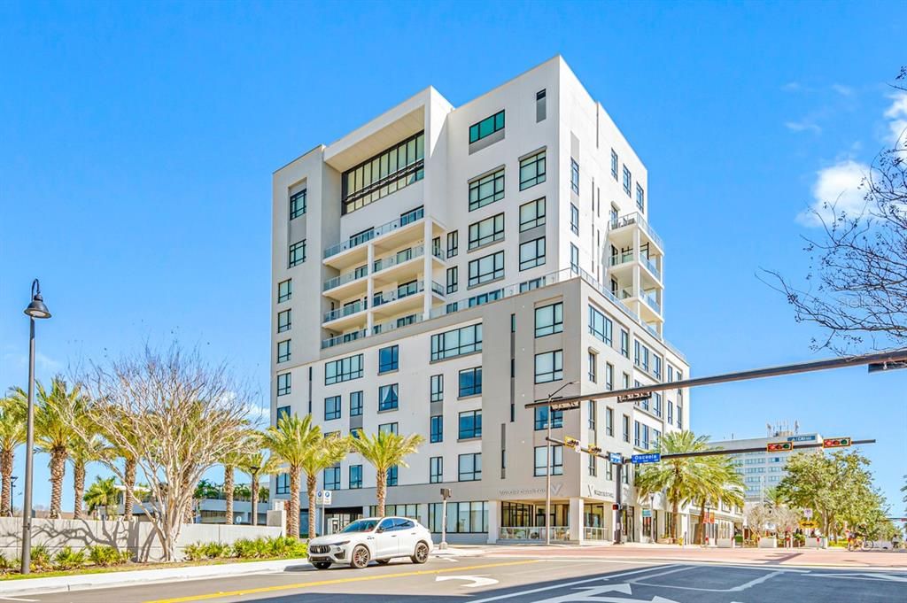 Active With Contract: $3,900 (2 beds, 2 baths, 1364 Square Feet)