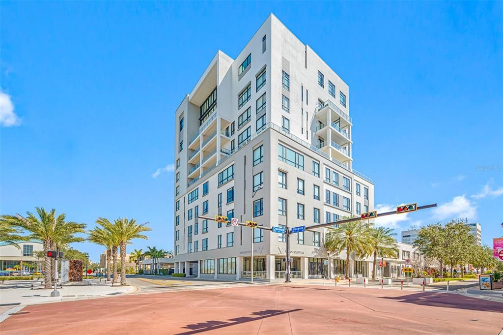 Active With Contract: $3,900 (2 beds, 2 baths, 1364 Square Feet)