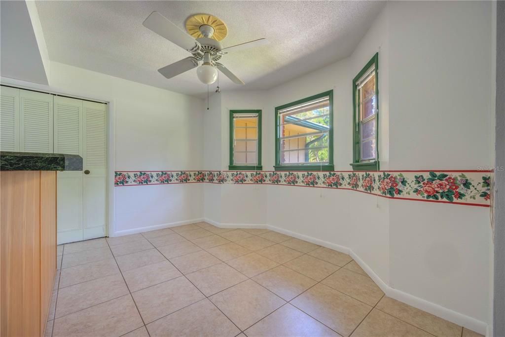 For Sale: $375,000 (3 beds, 2 baths, 1768 Square Feet)